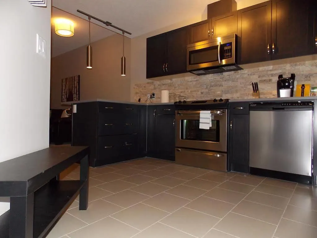 Executive Suites By Roseman - Alura YYC Canadá