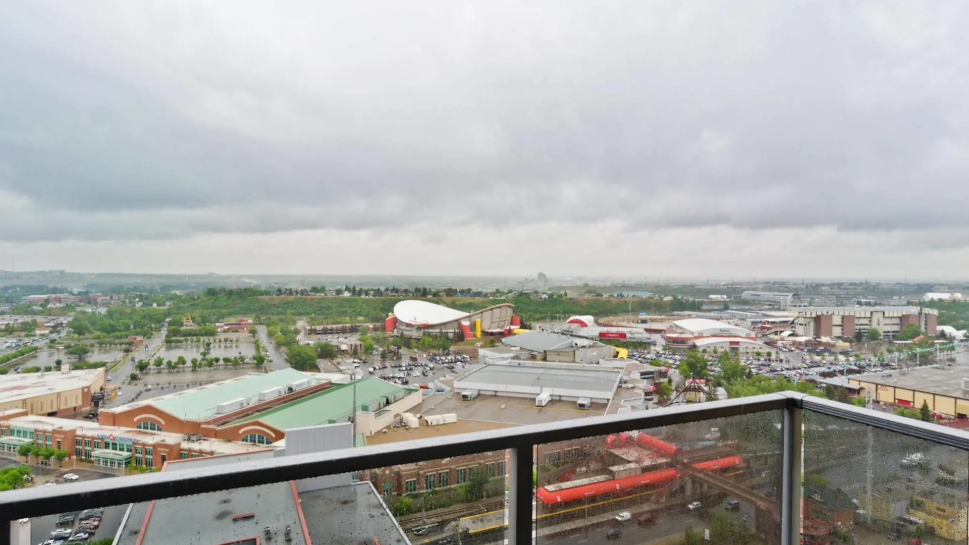 Executive Suites By Roseman - Alura YYC