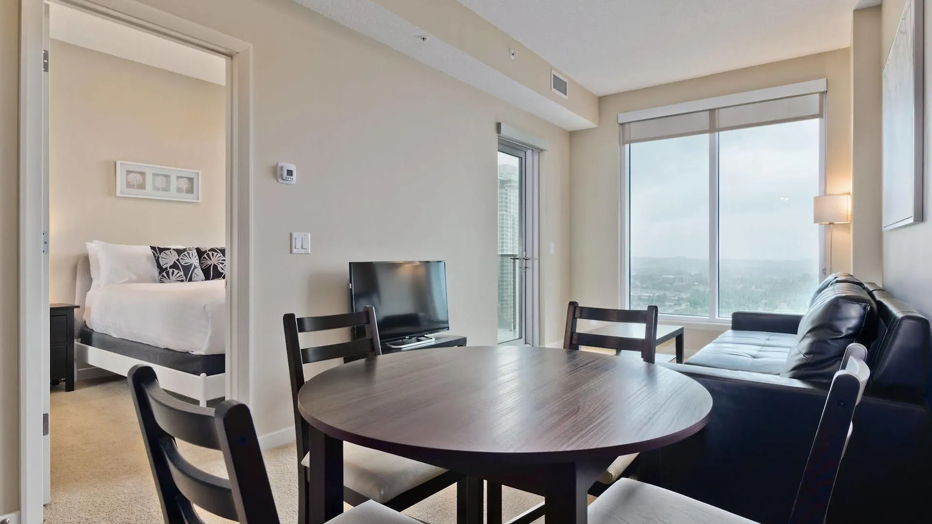 Daire Executive Suites By Roseman - Alura YYC